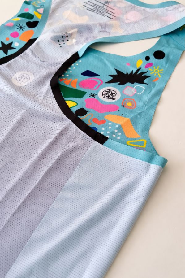 camiseta-tecnica-mujer-equilibrio-interior-completo Interior de camiseta deportiva mujer Equilibrio con tejido técnico ligero, acabado limpio y construcción ergonómica sin mangas.