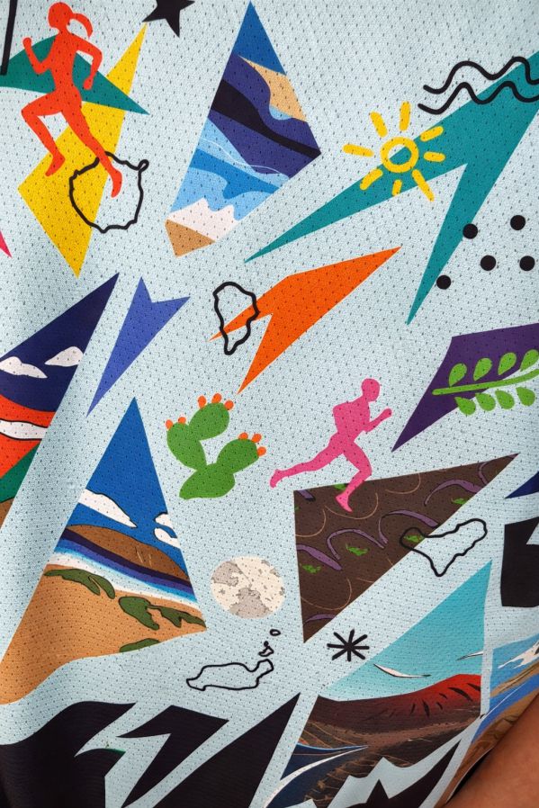 camiseta-tecnica-reflejos-detalle-estampado Detalle del diseño exclusivo Reflejos en camiseta técnica unisex