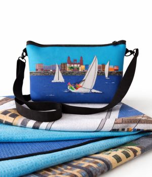 Pack toalla waffle reciclada y bolso neopreno Vela Latina con Vegueta y barcos de vela latina canaria